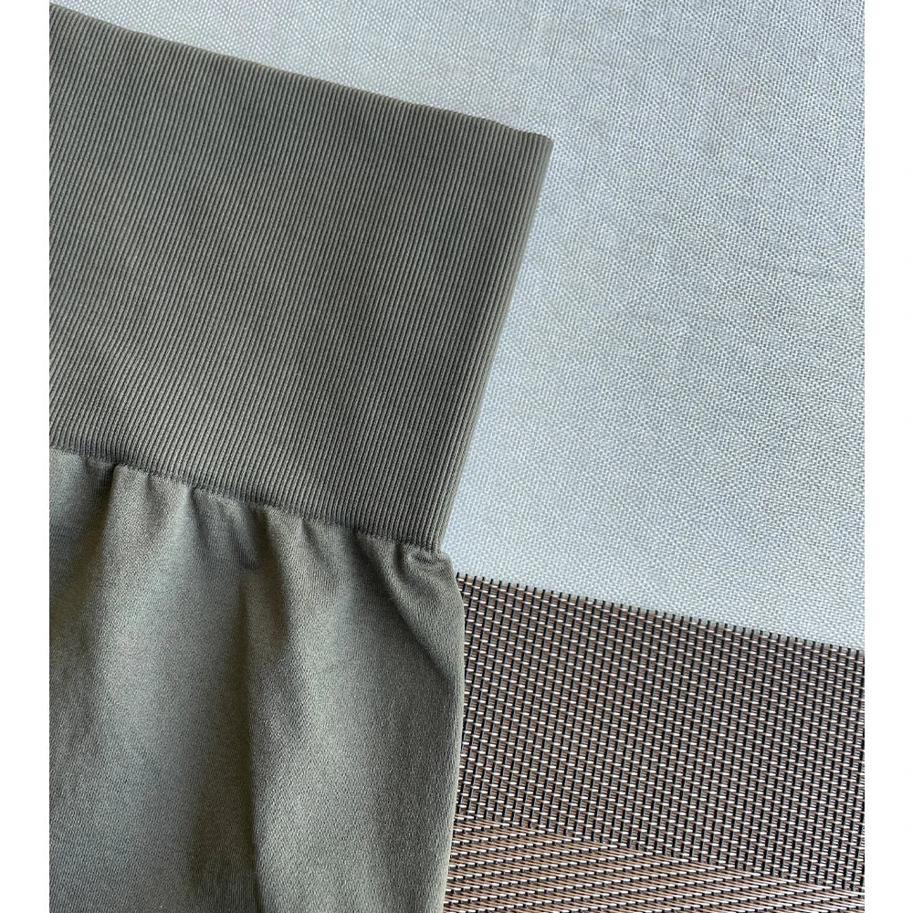 High-Waist Women’s Seamless Leggings for Yoga and Fitness