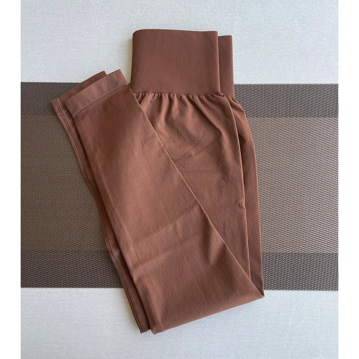 High-Waist Women’s Seamless Leggings for Yoga and Fitness