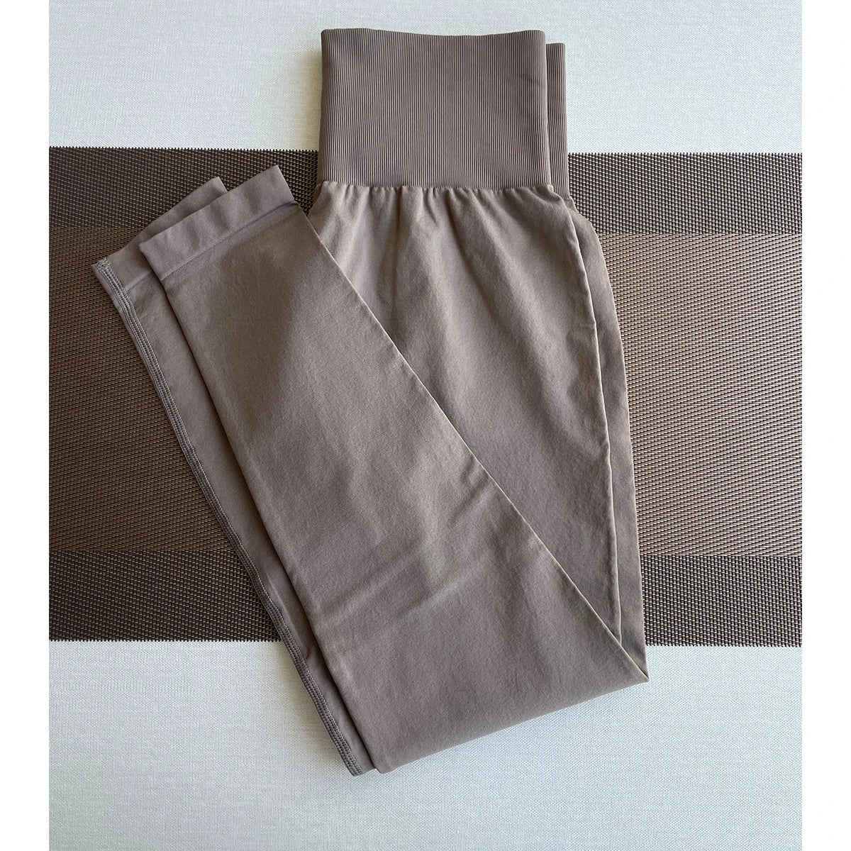 High-Waist Women’s Seamless Leggings for Yoga and Fitness