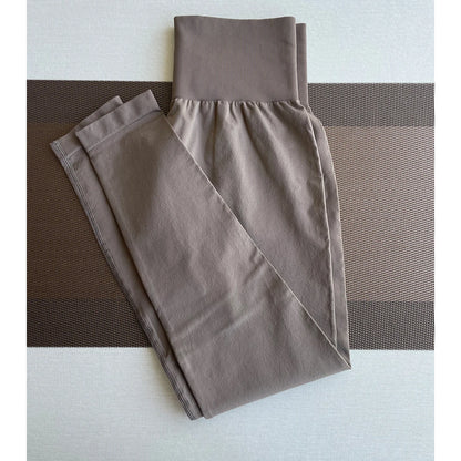 High-Waist Women’s Seamless Leggings for Yoga and Fitness